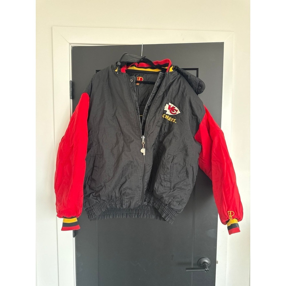 VINTAGE PRO PLAYER REVERSIBLE NFL KANSAS CITY CHIEFS JACKET- SIZE XL